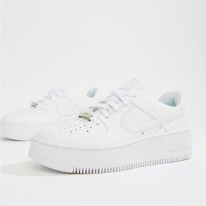 Nike white air force 1 sage low sneakers platform